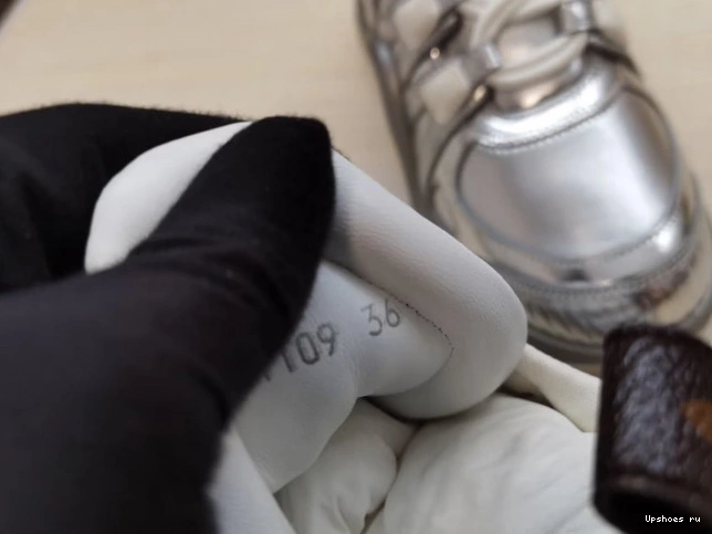 High “Varsity Jordan Red”  OG FD2596-602 Air 1 WMNS  1026